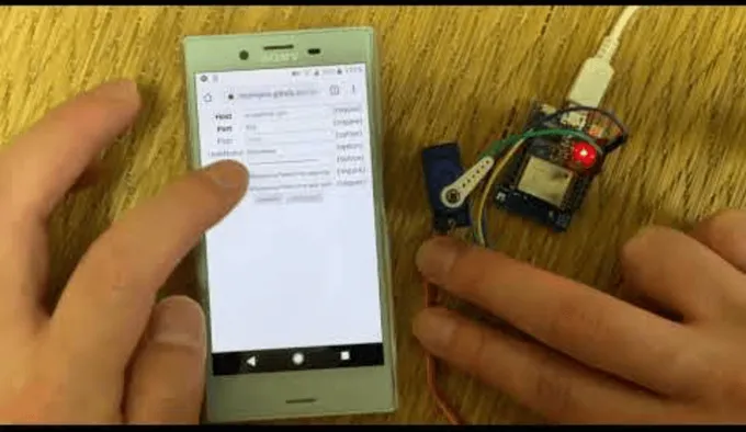 ESP8266 と Web アプリを MQTT で繋いでみた