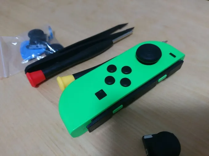 Nintendo Switch のリモコンを修理してみた